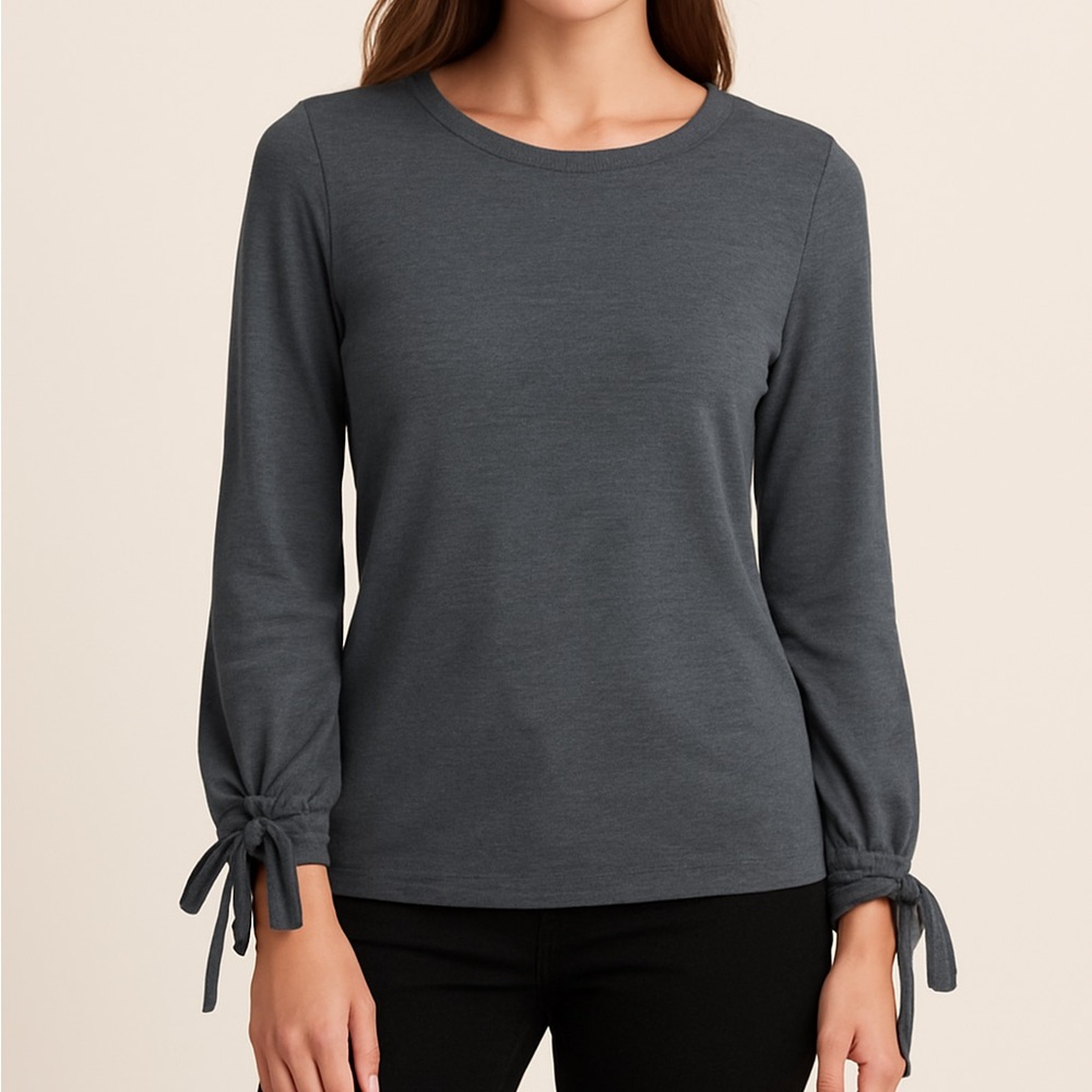 NEW a.n.a Gray Knit Top with Tie Details Women’s Size M